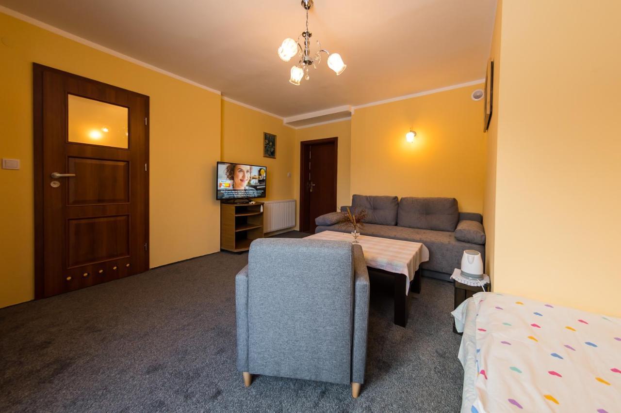 Willa Przy Deptaku Apartment Szczyrk Ngoại thất bức ảnh